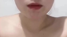 Phan Thị Thùy Quyên cởi đồ vay tiền