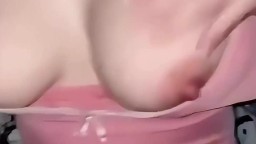 Vú ngon nên em muốn khoe cặp vú cực phẩm cho anh bú cả ngày không chán