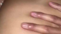 Mới chịch mà bướm em đã chảy lênh láng nước trắng xóa ướt cả đùi anh