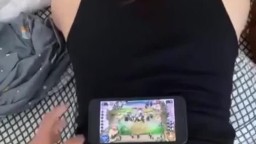 Đang chơi dở trận game TFT với bạn mà bé người yêu nứng bắt chịch