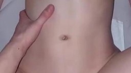 Được hôm em sinh viên đi cổ vũ anh đá bóng xong trận là về đá em trên giường liền