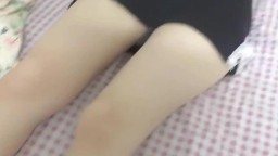 Lén vào phòng em họ lúc đang ngủ say mà chỉ dám sờ chứ không dám chịch