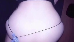 Đang chịch thì bất ngờ anh rút ra vét máng làm em co giật sung sướng