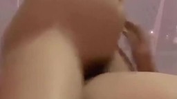 Em mới đổi tư thế ngồi trên ngoáy thôi mà anh chịu được đúng 30 giây