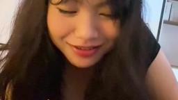 Em bị bất ngờ chim anh mới bé tí mà vừa chạm vào đã dài hơn rồi