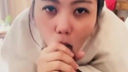 Đang chịch thì anh bất ngờ rút ra bắn tinh tung tóe lên người em