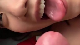 Anh nhấn lút cán lấy miệng em để thử độ dài chim