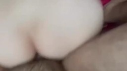 Em gái miền Tây đang chịch anh lấy tay chọt đít làm em vừa thốn vừa sướng