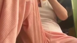 Em nữ sinh chơi bạo mang cả sextoy đi quanh thư viện trường thủ dâm