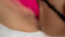 Em sinh viên chân dài bướm lún phún lông anh còn bắt em nghịch sextoy trước khi chịch