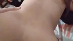 Em đang bệnh mà anh mang cây hàng vừa dài vừa cong qua thăm