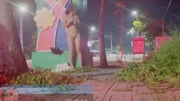 Em gái Tây Ninh chơi bạo ra giữa đường cổng chào huyện cởi đồ quay phim