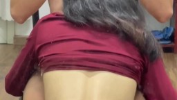 Bé người yêu kính cận bú cu mà như muốn ăn luôn chim anh