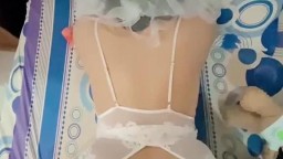 Cô dâu, nữ sinh, nàng hầu mỗi lần gặp em cho anh một bất ngờ