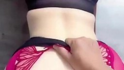 Em đồng nghiệp kế toán mông to cực dâm tranh thủ giờ nghỉ trưa đưa em đi xả