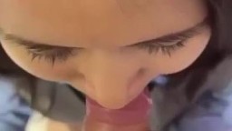 Vừa tan học mặc nguyên đồng phục trường em đã vội vàng gạ anh đi nhà nghỉ bú cu