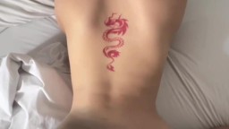 Đang chịch sướng thì anh dừng lại đánh mông em còn rút ra bắt em bú cu