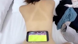 Đi du lịch mà anh bắt em ở phòng vừa coi bóng vừa chịch thì còn gì sướng hơn