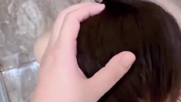 Hành hạ bé sinh viên từ phòng tắm đến giường ngủ và cái kết xuất tinh đầy miệng bắt em nuốt